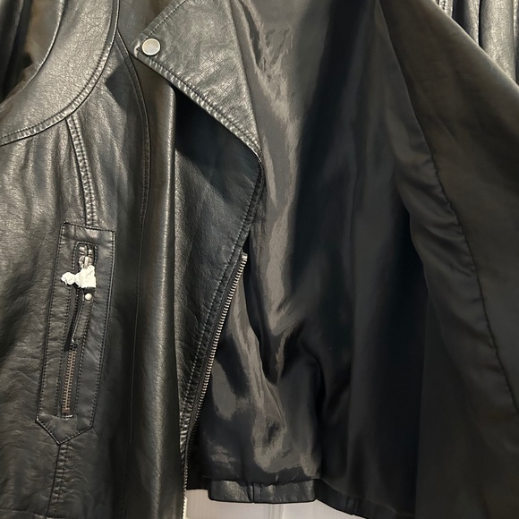 Max Studio Black Vegan Leather Biker Jacket NWOT - Picture 10 of 13